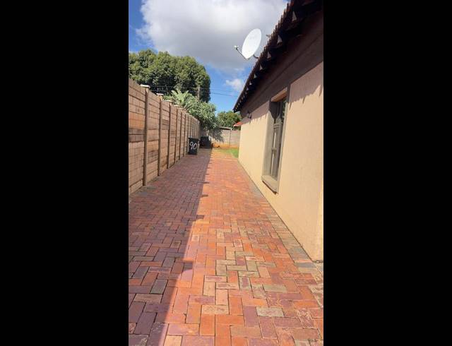 4 BEDROOM HOUSE FOR SALE IN THE ORCHARDS